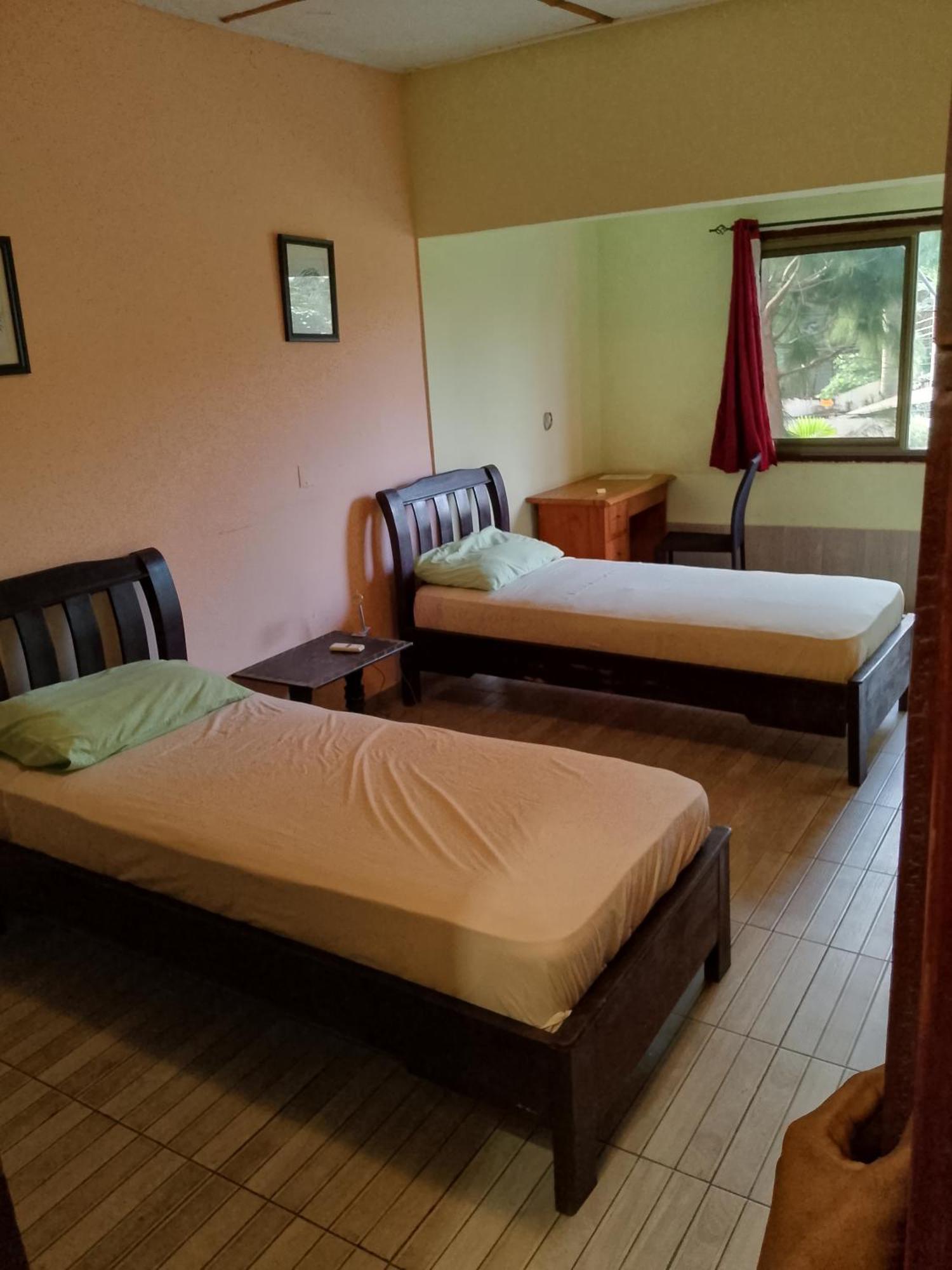 Omanye Lodge Аккра Экстерьер фото